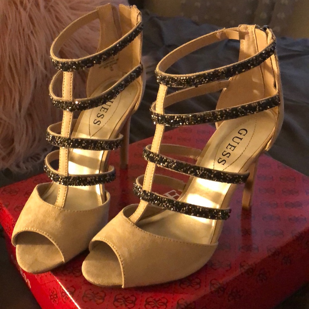 Guess Pumps Like New Sz 7 M